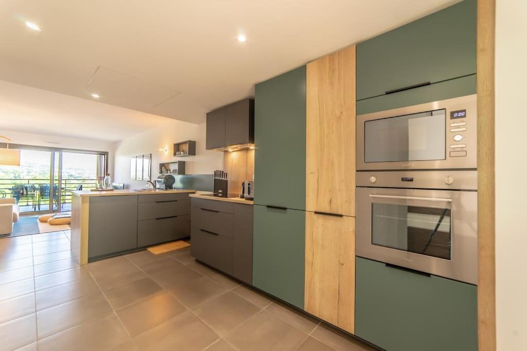 A7- 2 Bdr Sea & Mountain View - Ac, Parking, Pool & Terrace Lejlighed Antibes Eksteriør billede