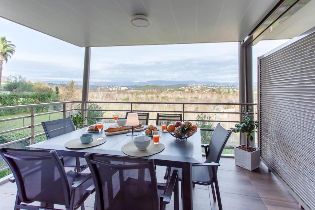 A7- 2 Bdr Sea & Mountain View - Ac, Parking, Pool & Terrace Lejlighed Antibes Eksteriør billede